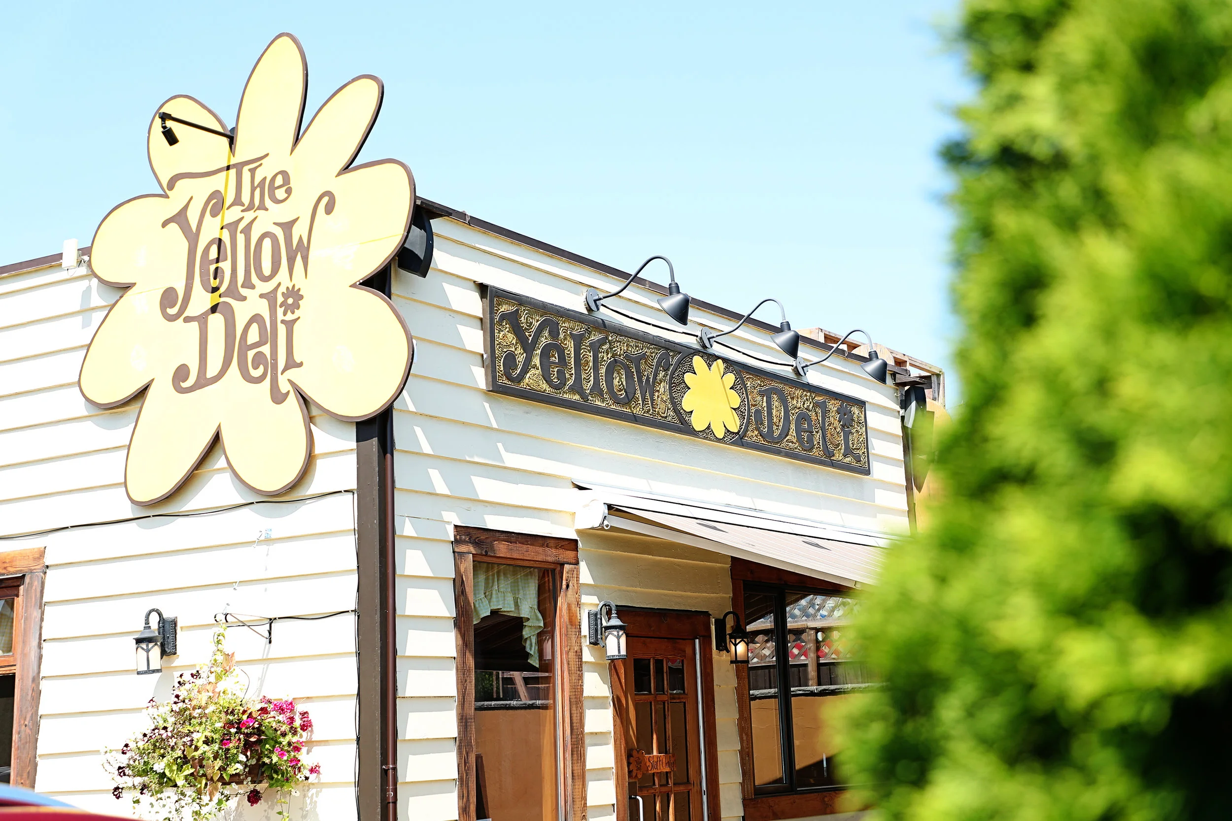The Yellow Deli - Where To Eat in Chilliwack