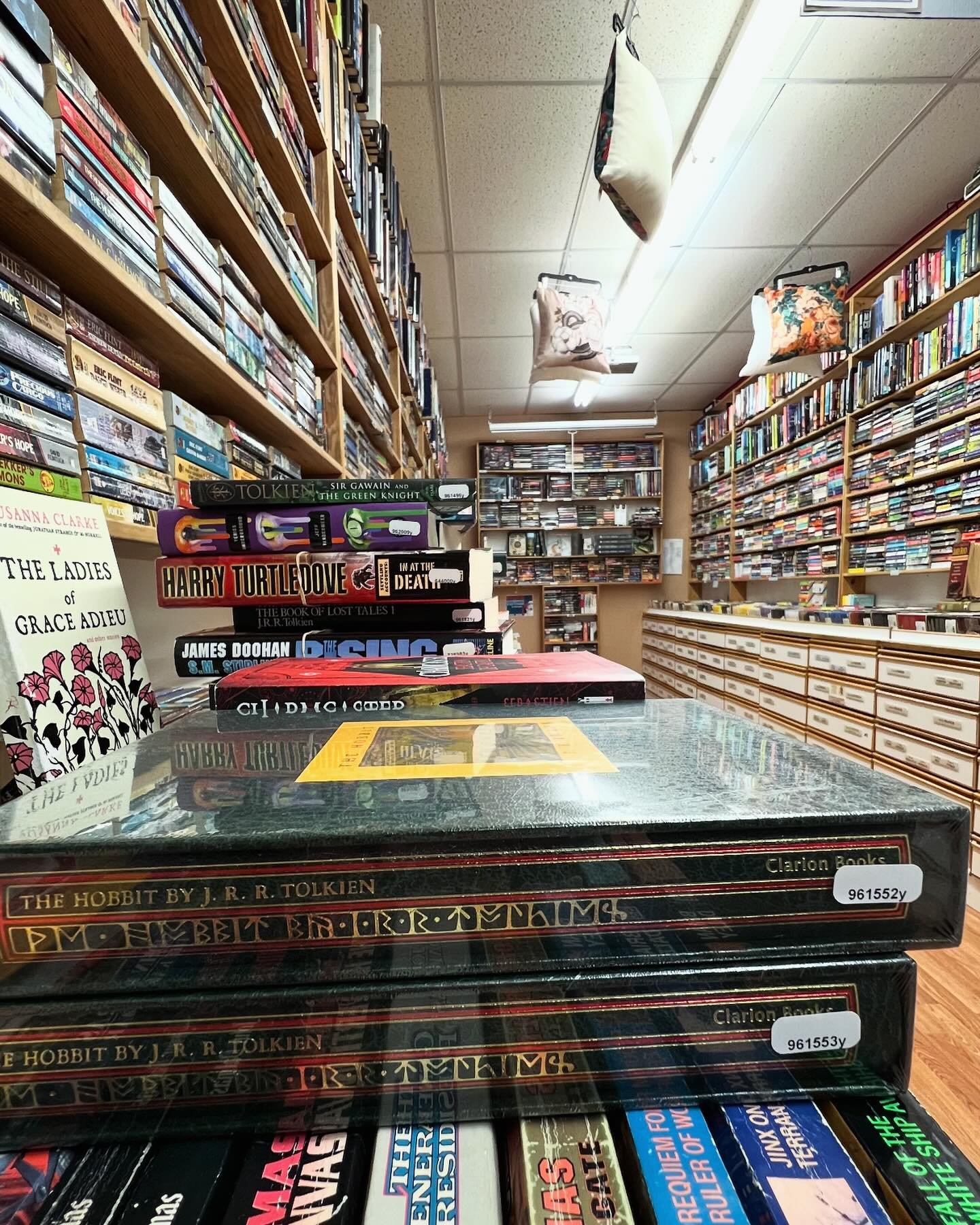 It&rsquo;s our favorite book store to visit and for good reason!
We always love popping into book stores wherever we go but none of them compare to the gem we have right here in town!
The @zebookman has something for everyone! If you can&rsquo;t find