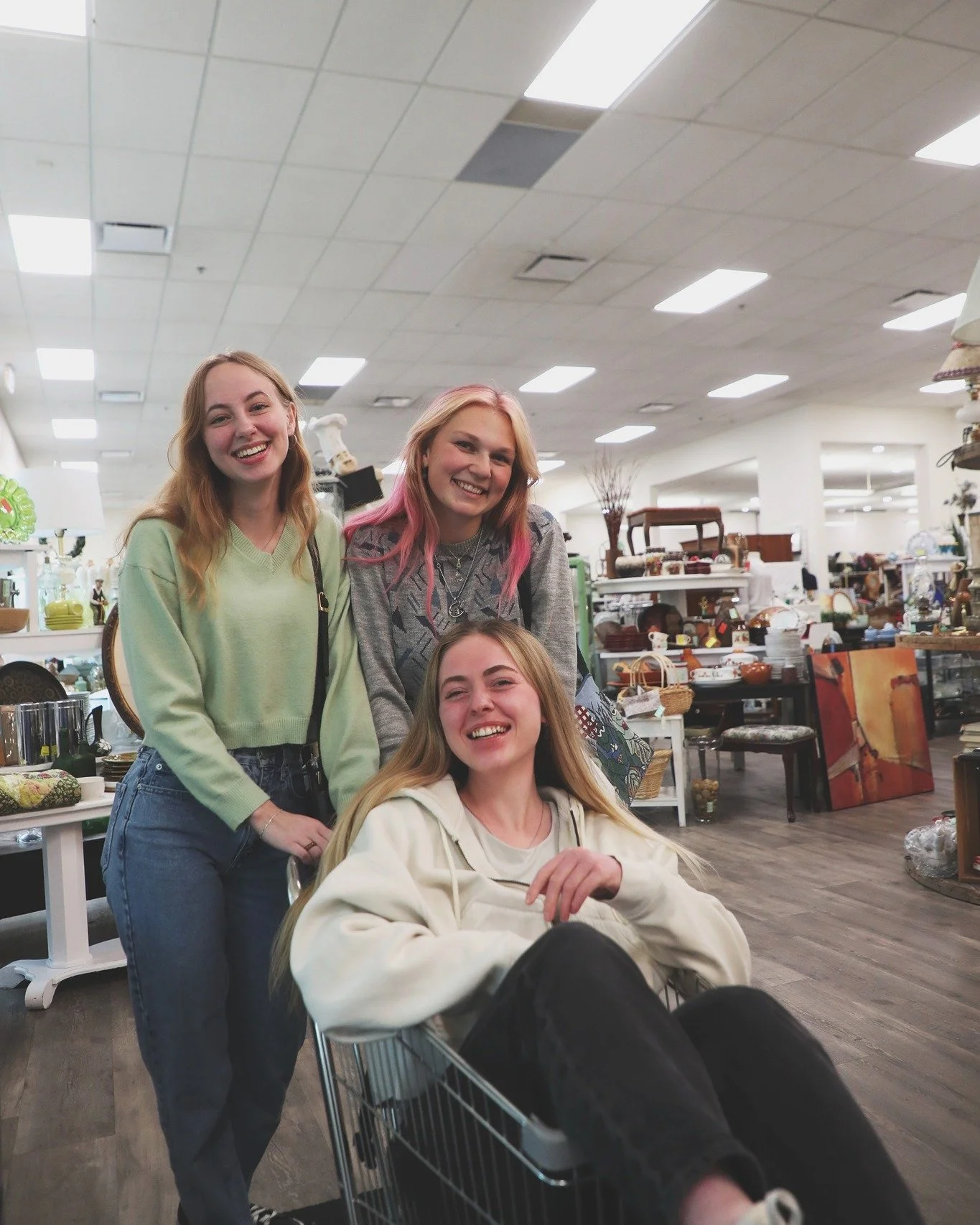 Thrifty Treasure Hunt &mdash; 50% Off!
Grab a cart and fill it up! Let's go!
This Sunday, Aug 17, @chilliwackhospice is marking everything half price for one day only! 🎉 From clothing and accessories to home d&eacute;cor and hidden gems, it&rsquo;s 