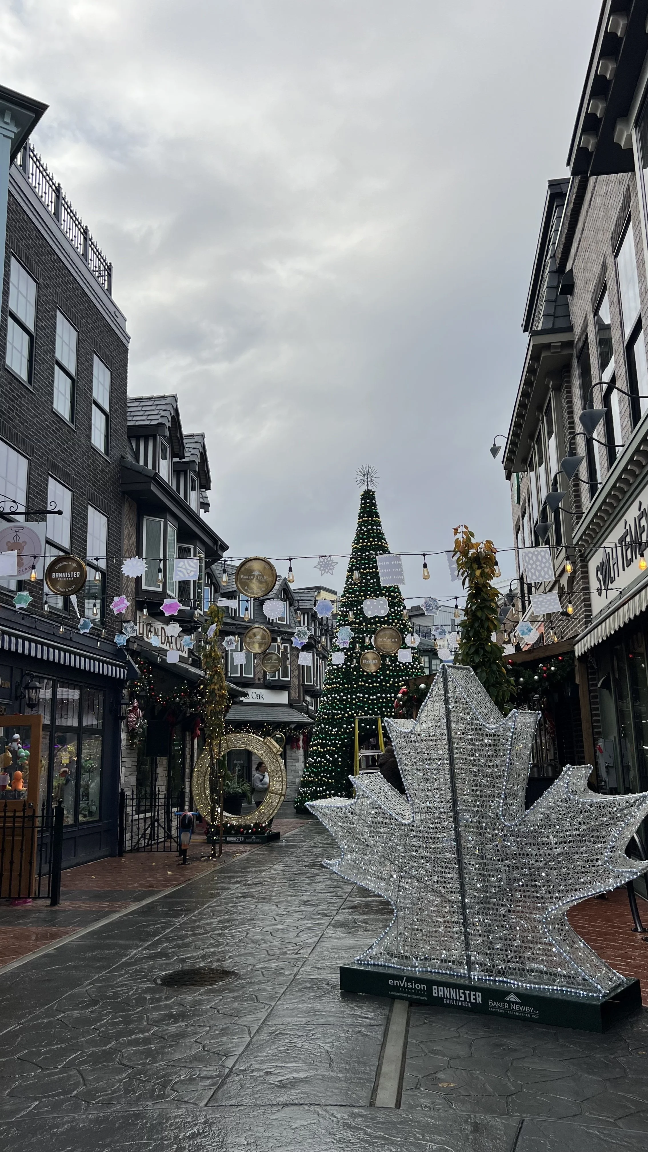 District 1881 Tree Lighting