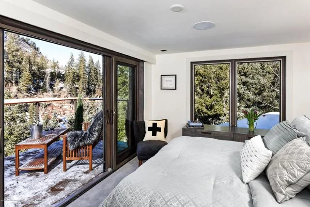 Guest bedroom.jpg