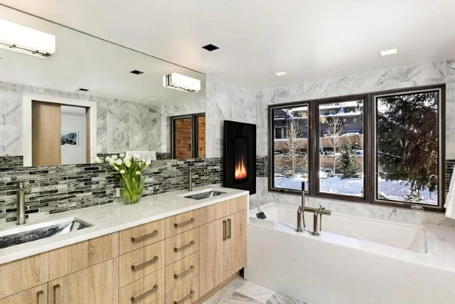 Master Bath.jpg