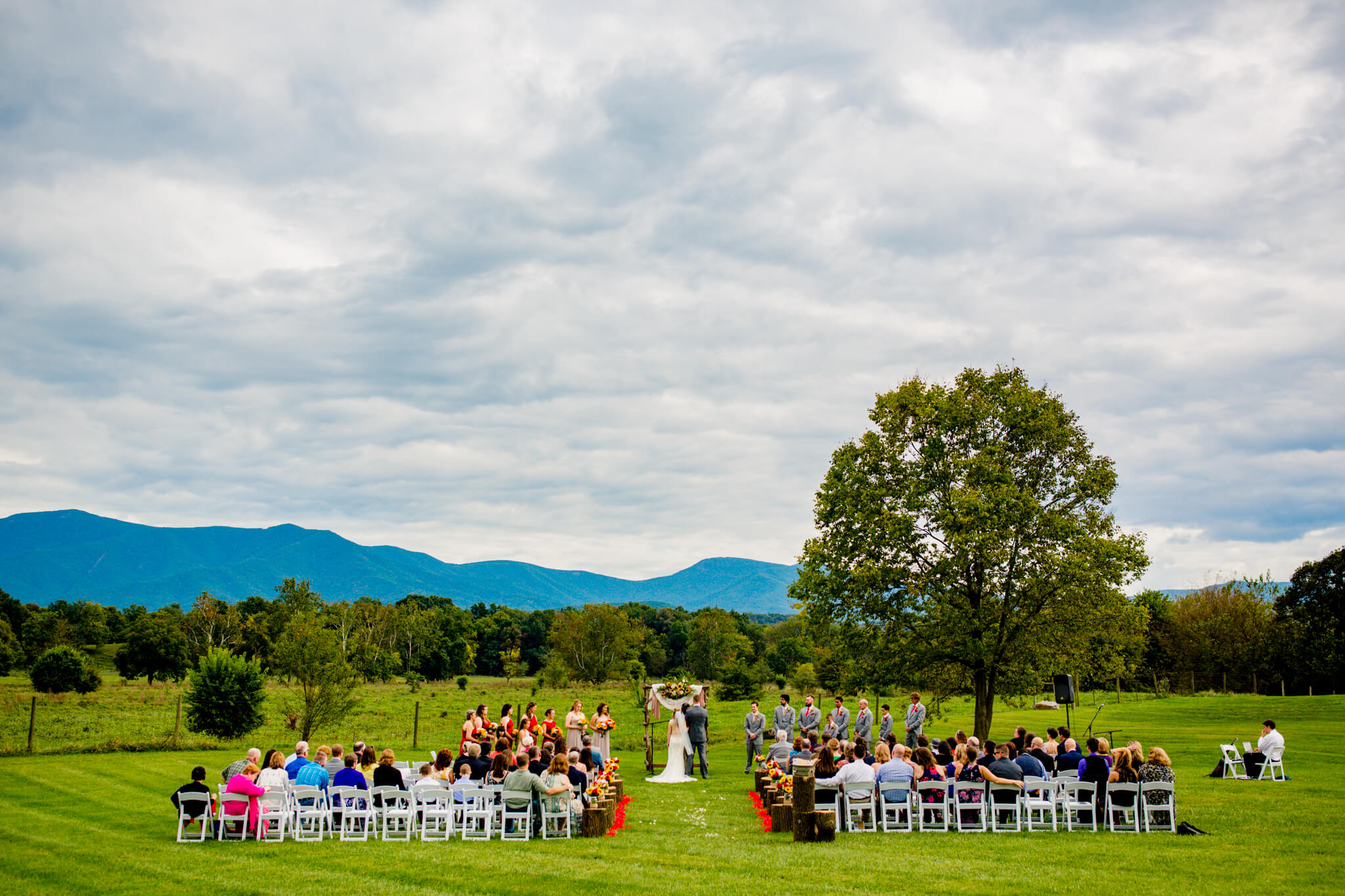 Briana Ron Stover Hall Luray VA Wedding Blueridge Mountains Shenandoah-15.jpg