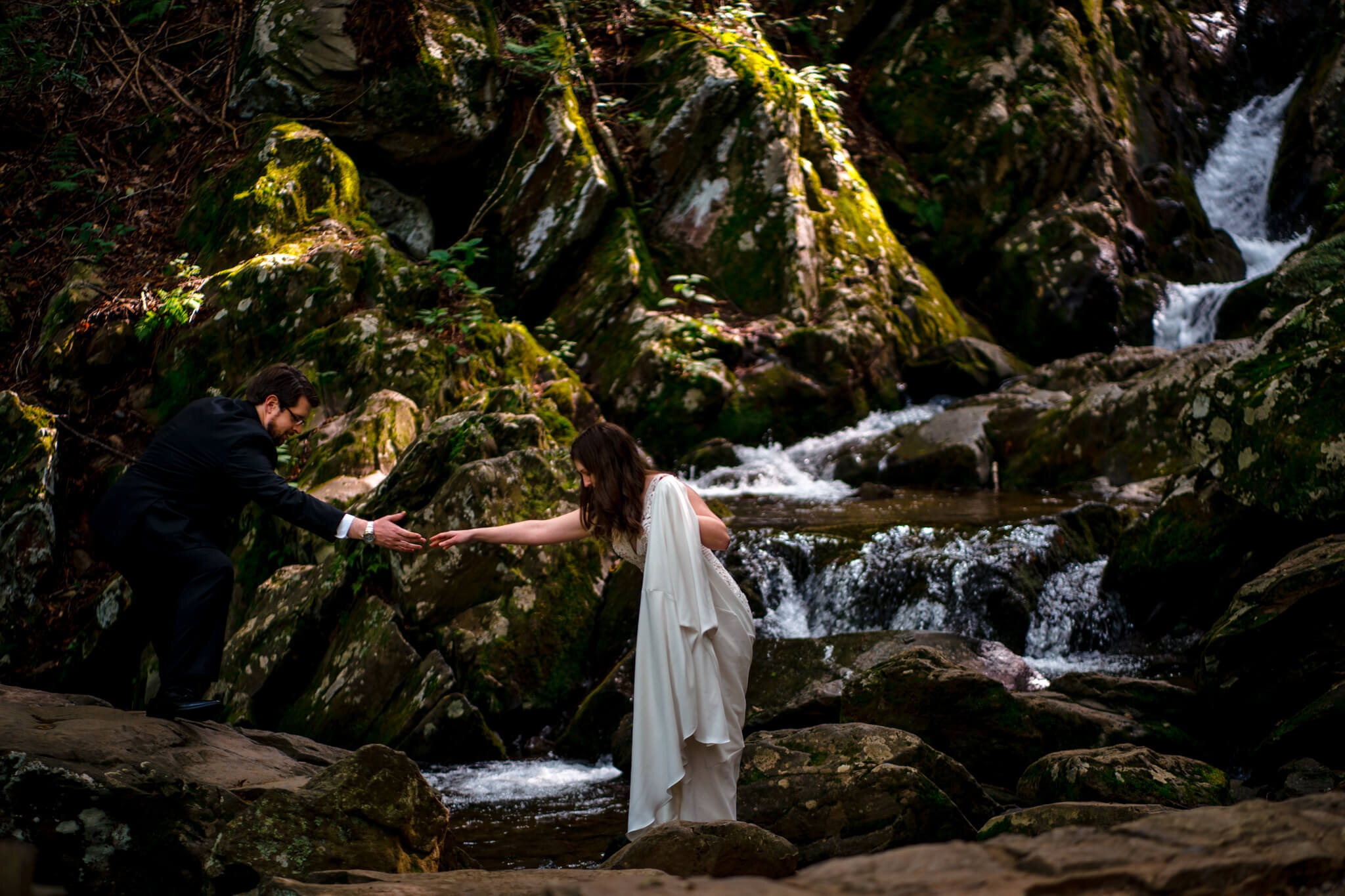 Dark-Hollow-Falls-Point-Overlook-Shenandoah-Adventure-Wedding-Portrait-Session-Photography-by-Bee-Two-Sweet-26.jpg