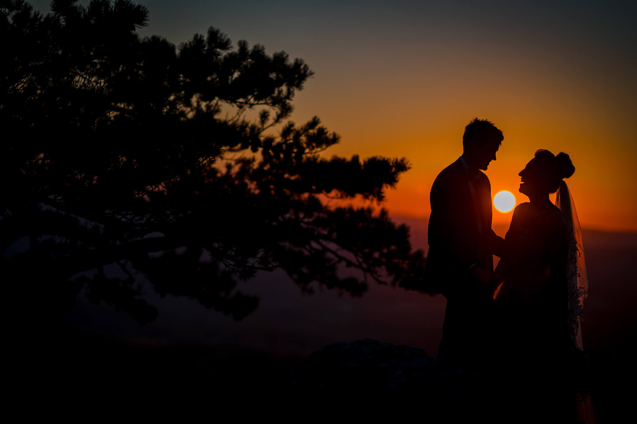 03-Ayla-Lee-Sugarloaf-Mountain-Elopement-Autumn-Wedding-Portraits-Photography-by-Bee-Two-Sweet-89.jpg