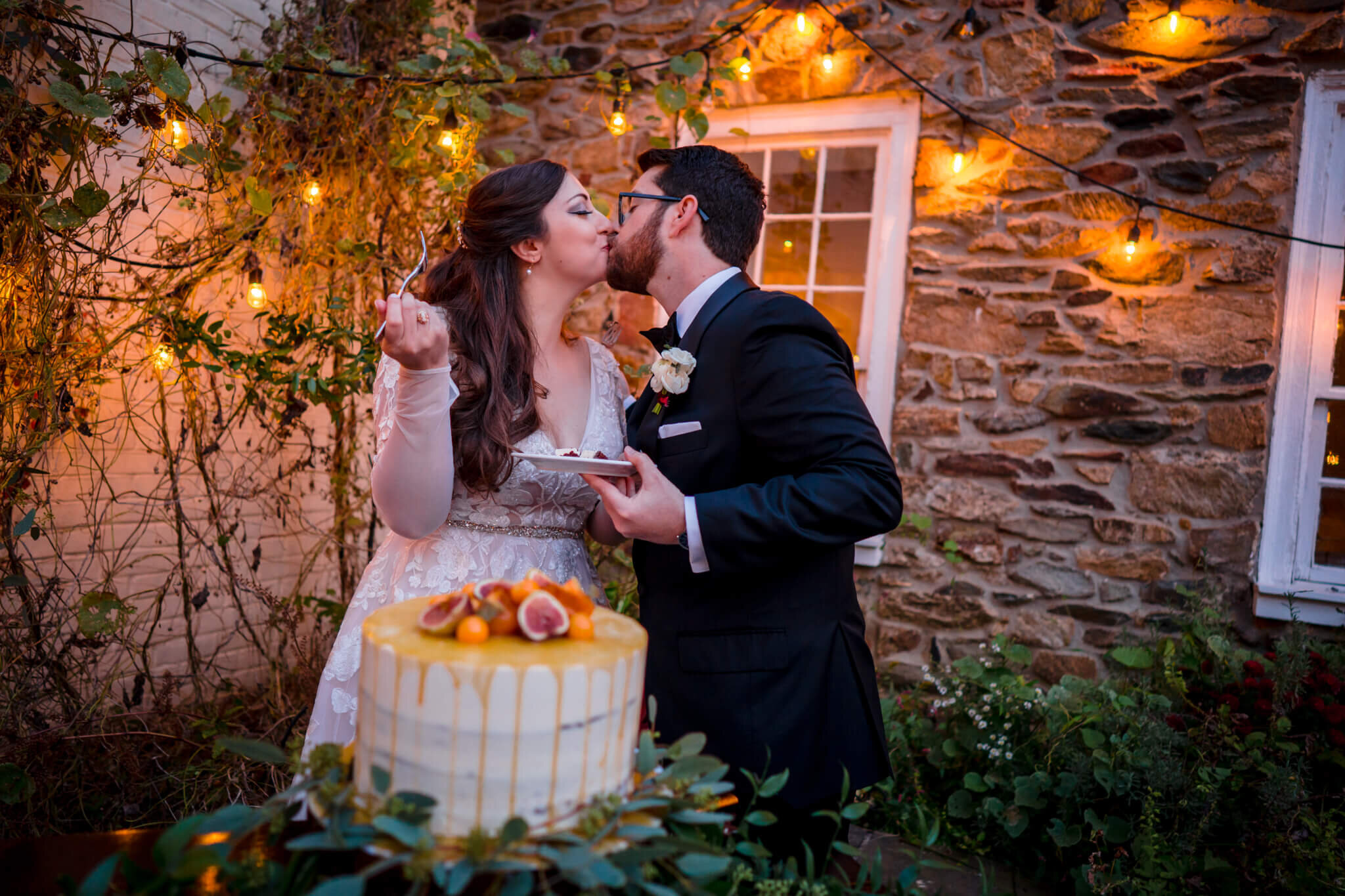 05-Reception-Ballinger-Farm-Hamilton-VA-Loudon-County-Mini-Wedding-Photography-by-Bee-Two-Sweet-34.jpg