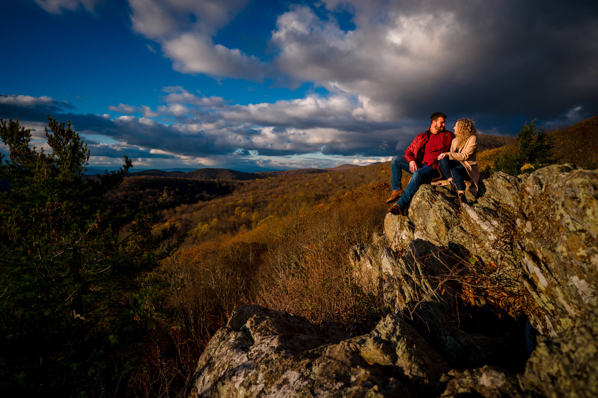 Surprise-Proposal-The-Point-Overlook-Shenandoah-National-Park-Photography-by-Bee-Two-Sweet-80.jpg