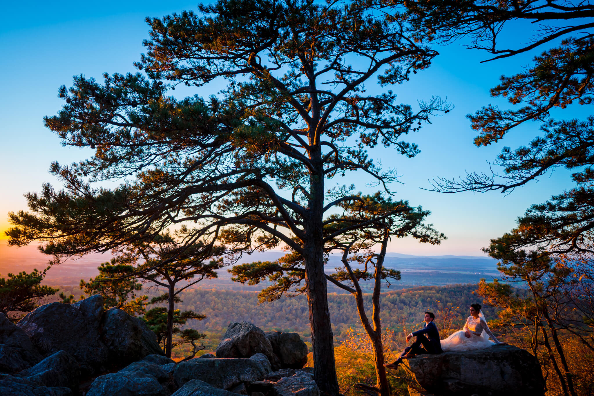 03-Ayla-Lee-Sugarloaf-Mountain-Elopement-Autumn-Wedding-Portraits-Photography-by-Bee-Two-Sweet-2.jpg