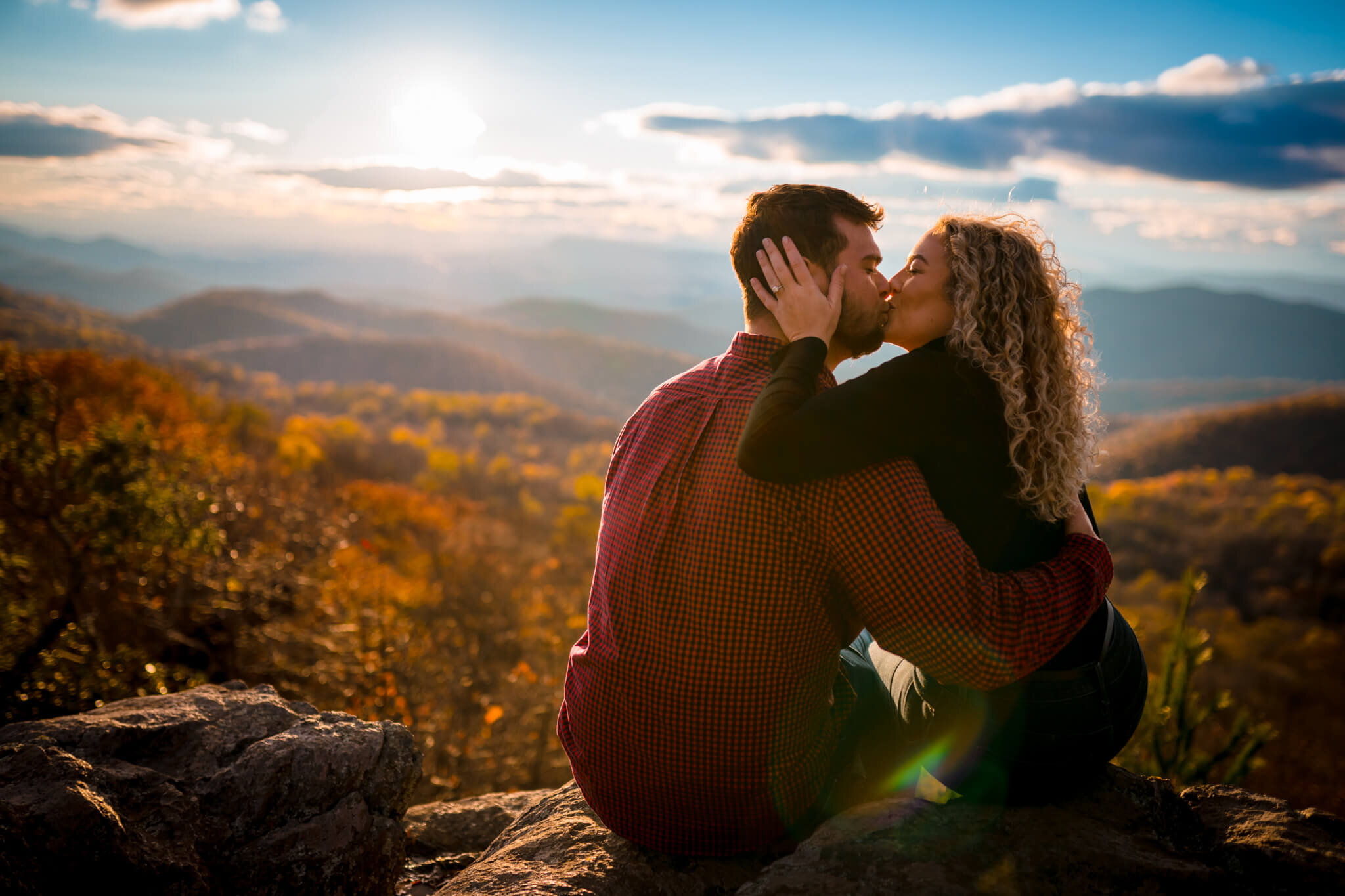 Surprise-Proposal-The-Point-Overlook-Shenandoah-National-Park-Photography-by-Bee-Two-Sweet-117.jpg
