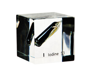 Chlorine 50mm Lucite Cube — Luciteria