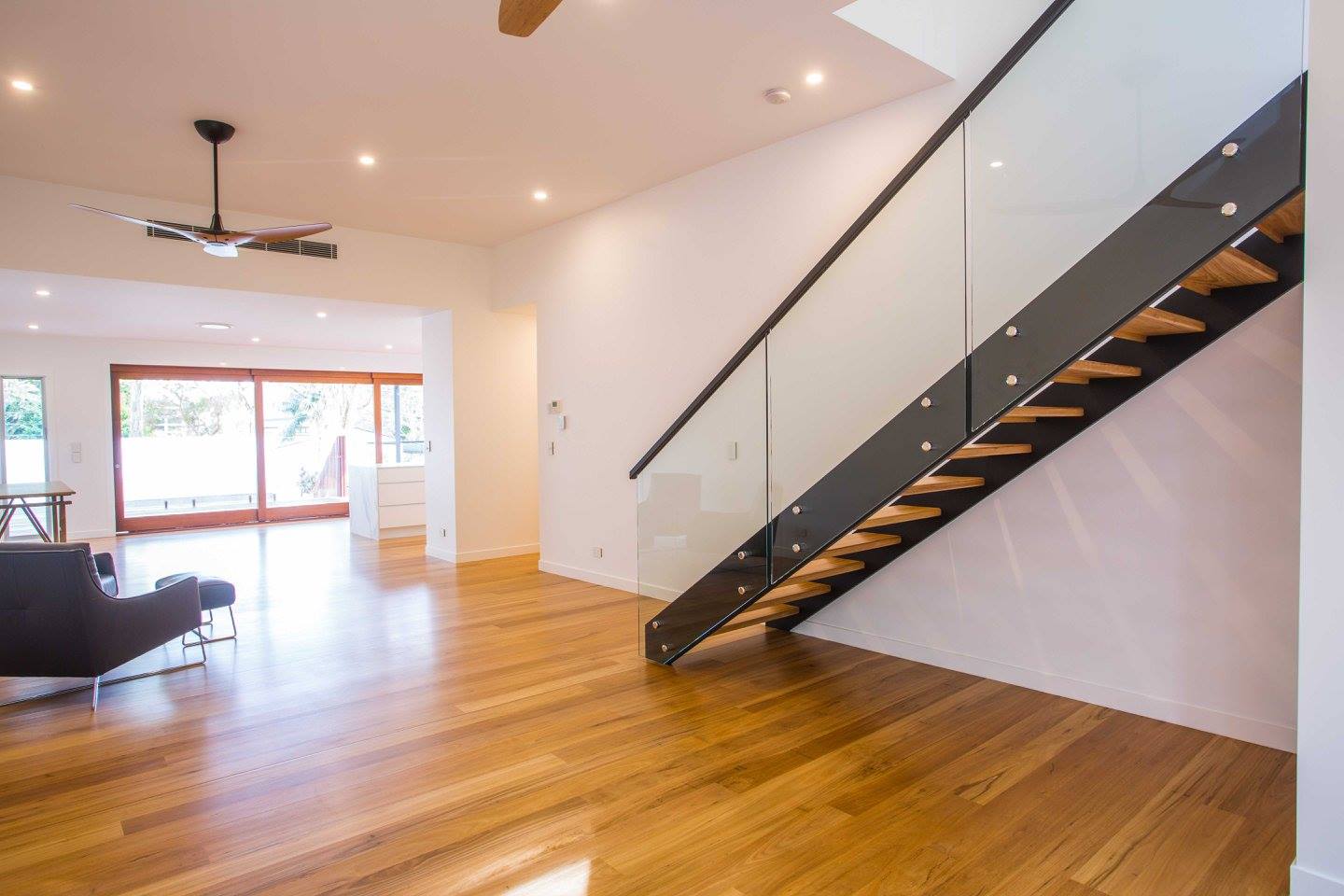 13112880_1055191774516328_282880200376065145_o - Copy.jpg