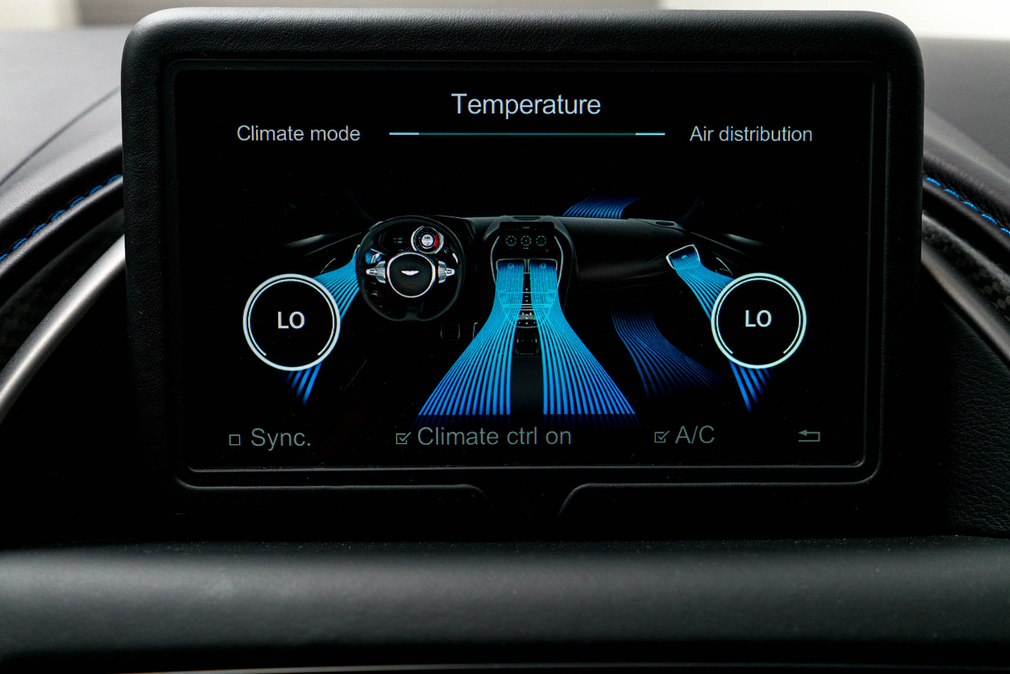 Aston Martin DB11 V8