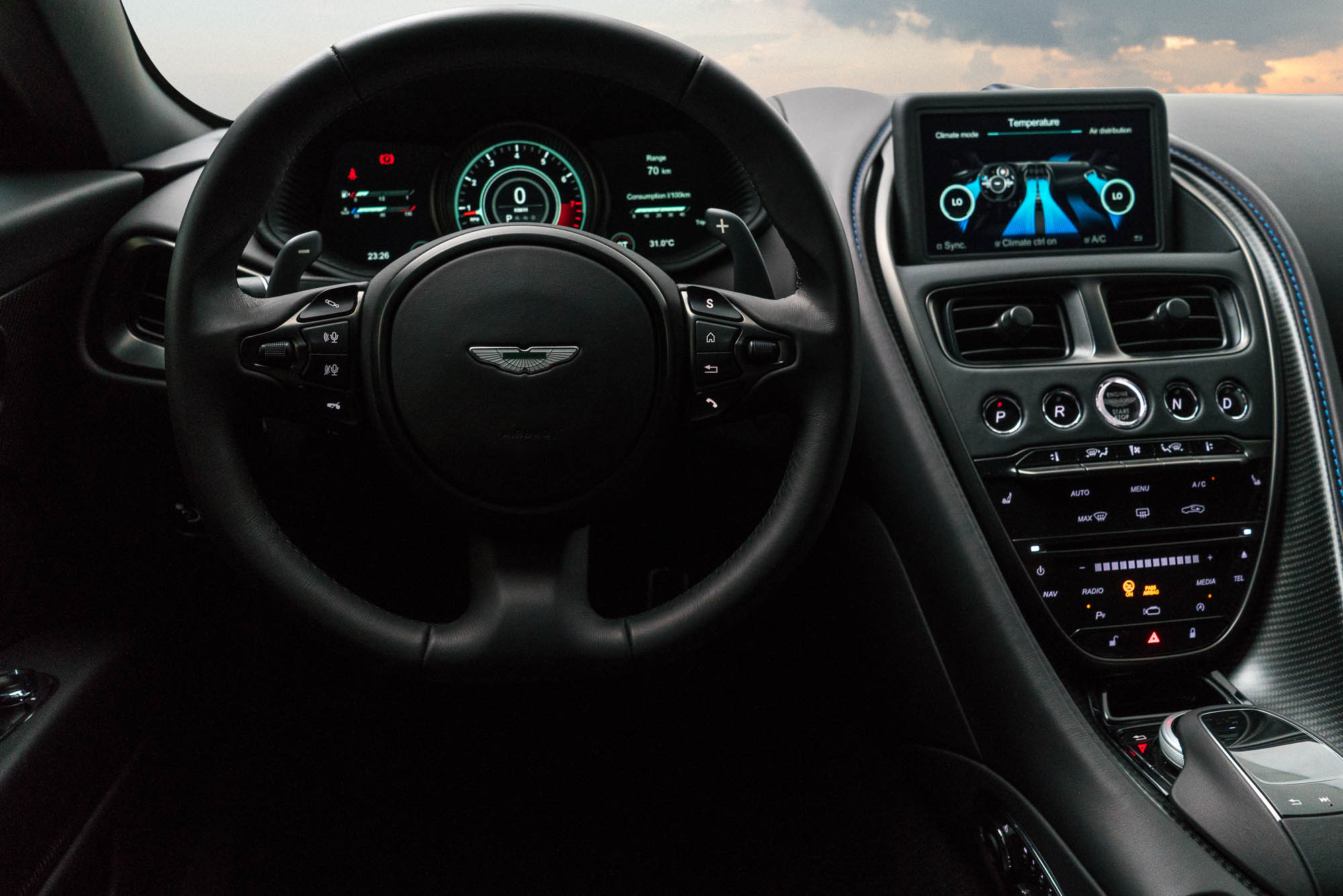 Aston Martin DB11 V8