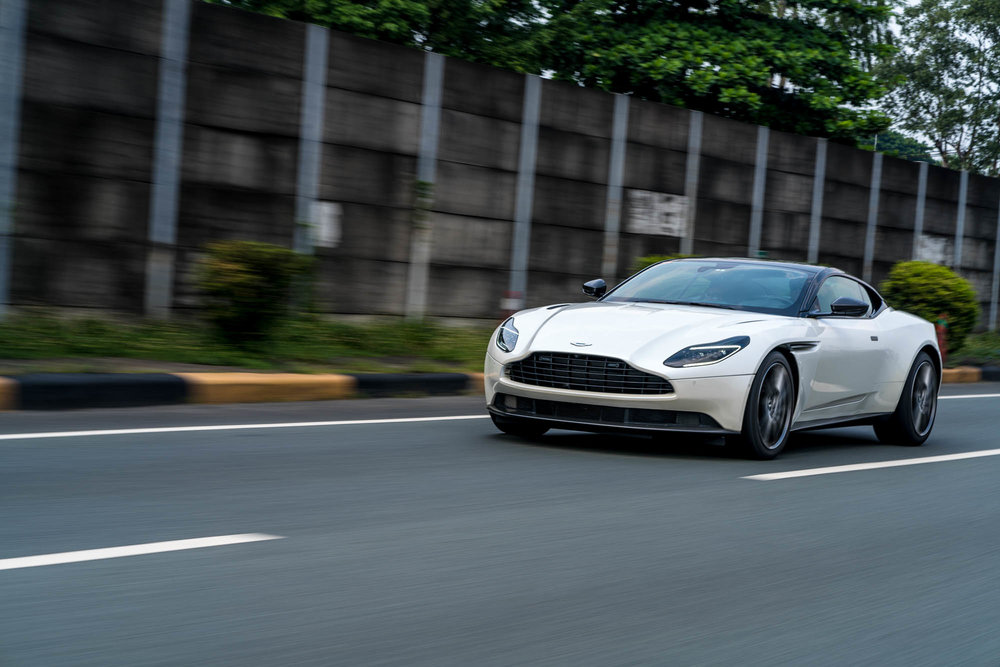 Aston Martin DB11 V8