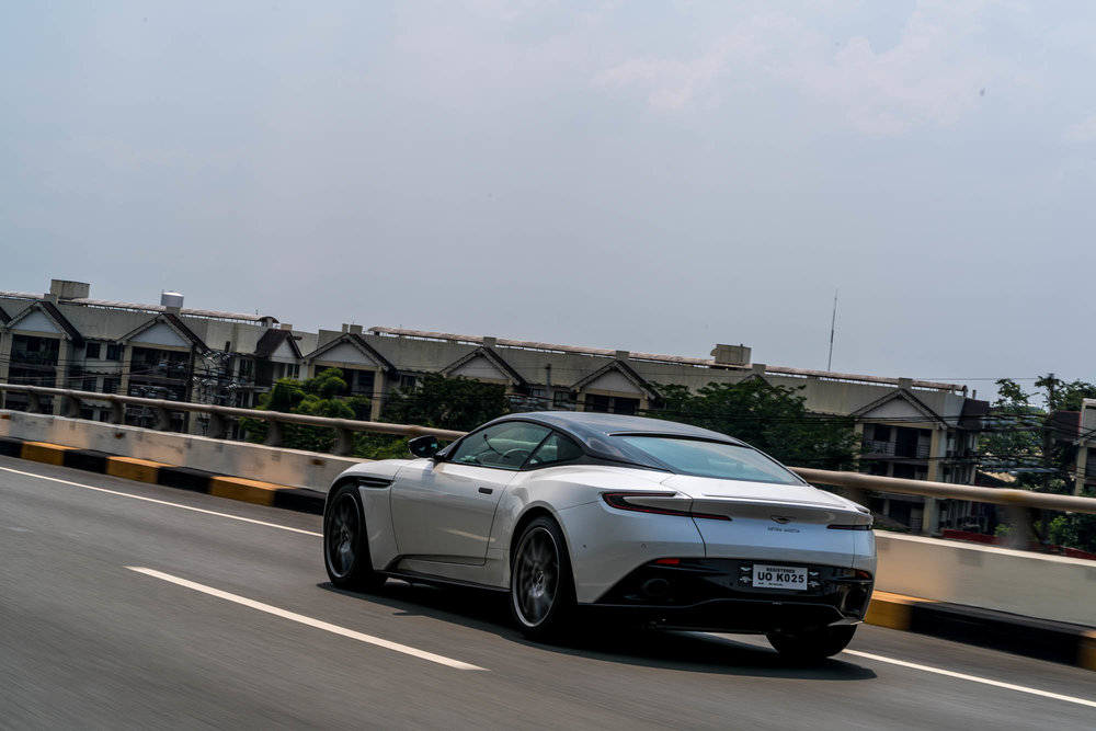 Aston Martin DB11 V8