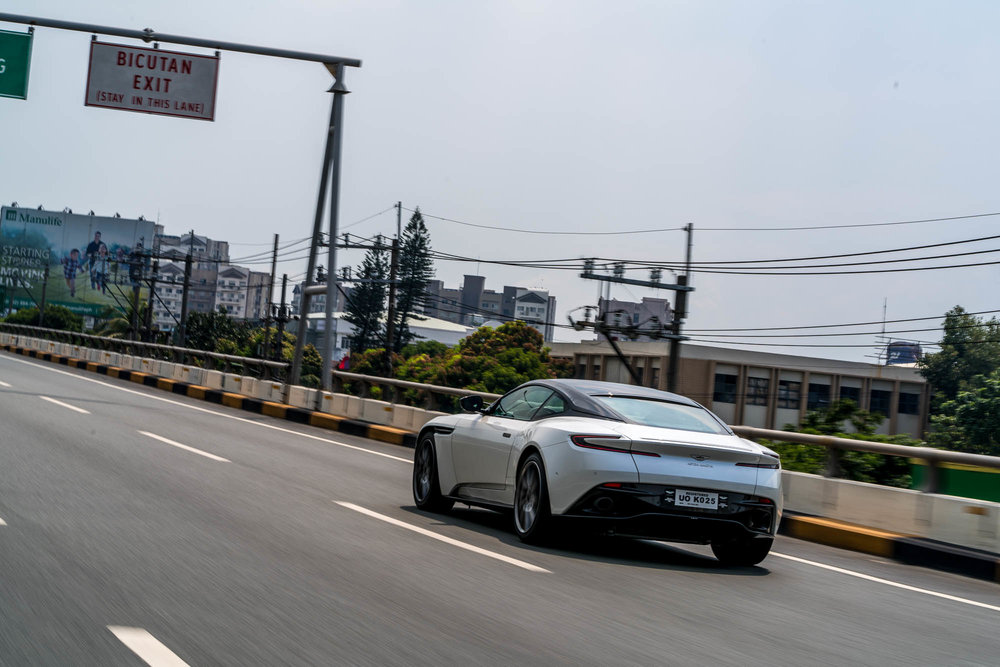 Aston Martin DB11 V8