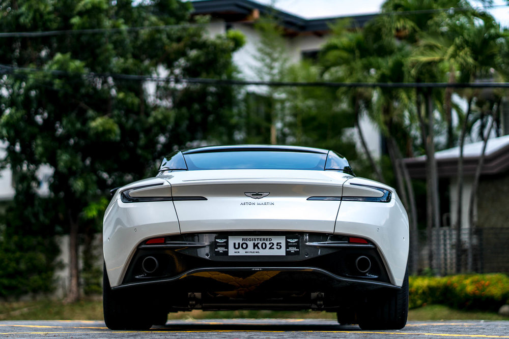 Aston Martin DB11 V8