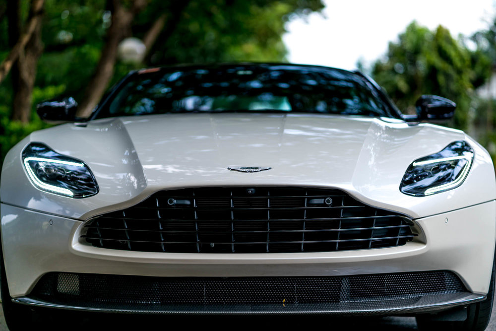 Aston Martin DB11 V8