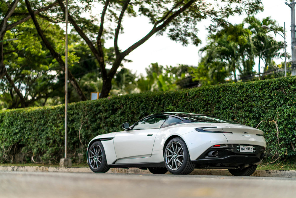 Aston Martin DB11 V8