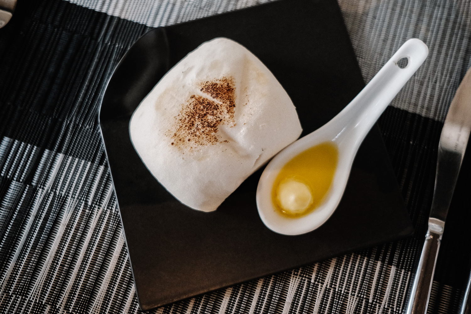 Mantau with butter