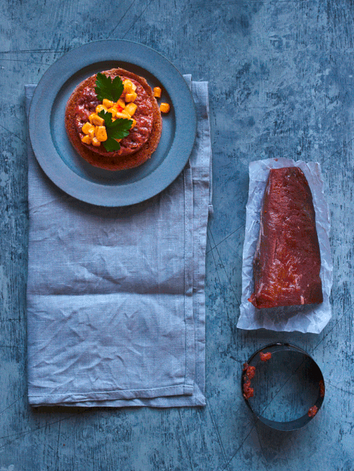 FANCY LUNCHEON BEEF TARTAR WITH CHILI CORN .. Fancy Stullen