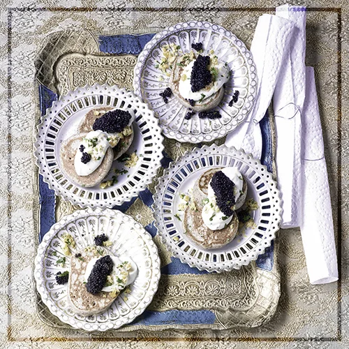 .... WORLD CUP RECIPES: BLINIS WITH CREME FRAICHE AND CAVIAR .. WM-Rezepte: Blinis mit Creme Fraiche und Kaviar ....