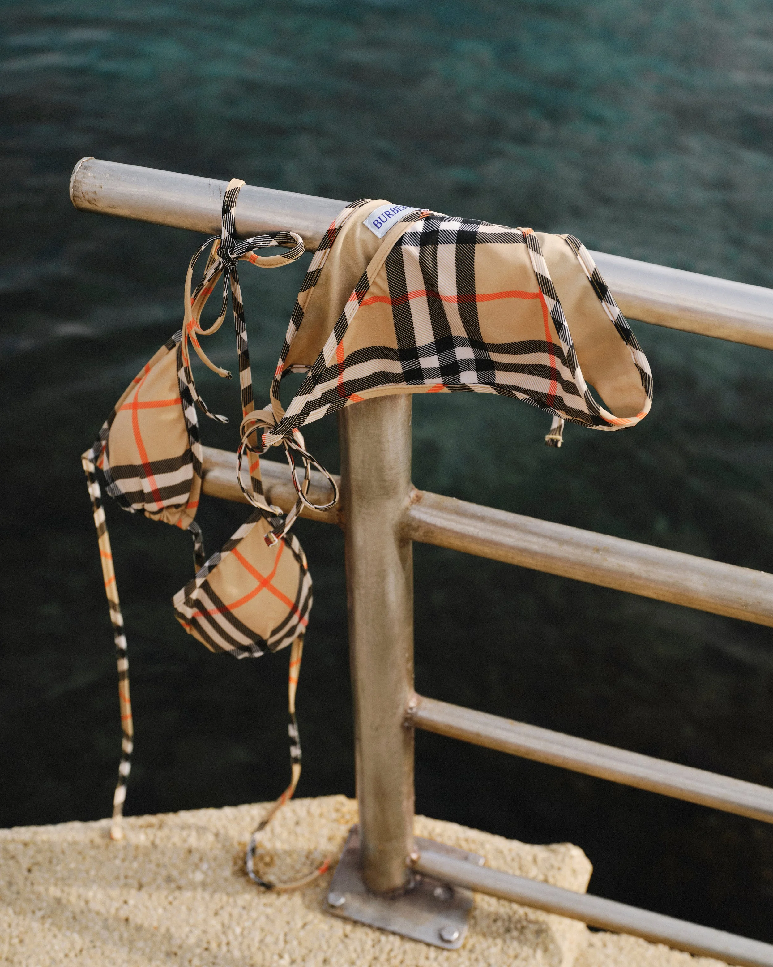 BURBERRY_2026_HT_BELLE_RIVES_STILL_LIFE_sRGB_CROPPED_CLEAN_03_4x5.jpg