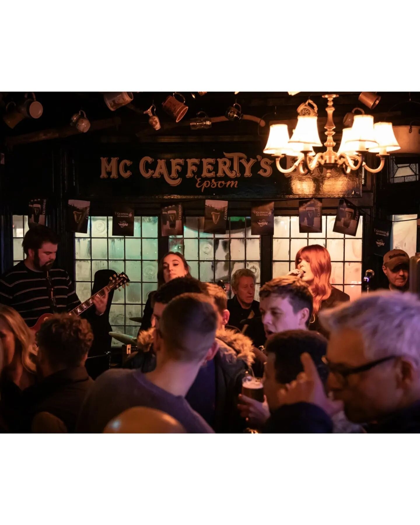 Some fab photos of us doing our thang from our recent @mccaffertysbarepsom gig. Big thanks to @manny.graphy for taking these!

📷: @manny.graphy