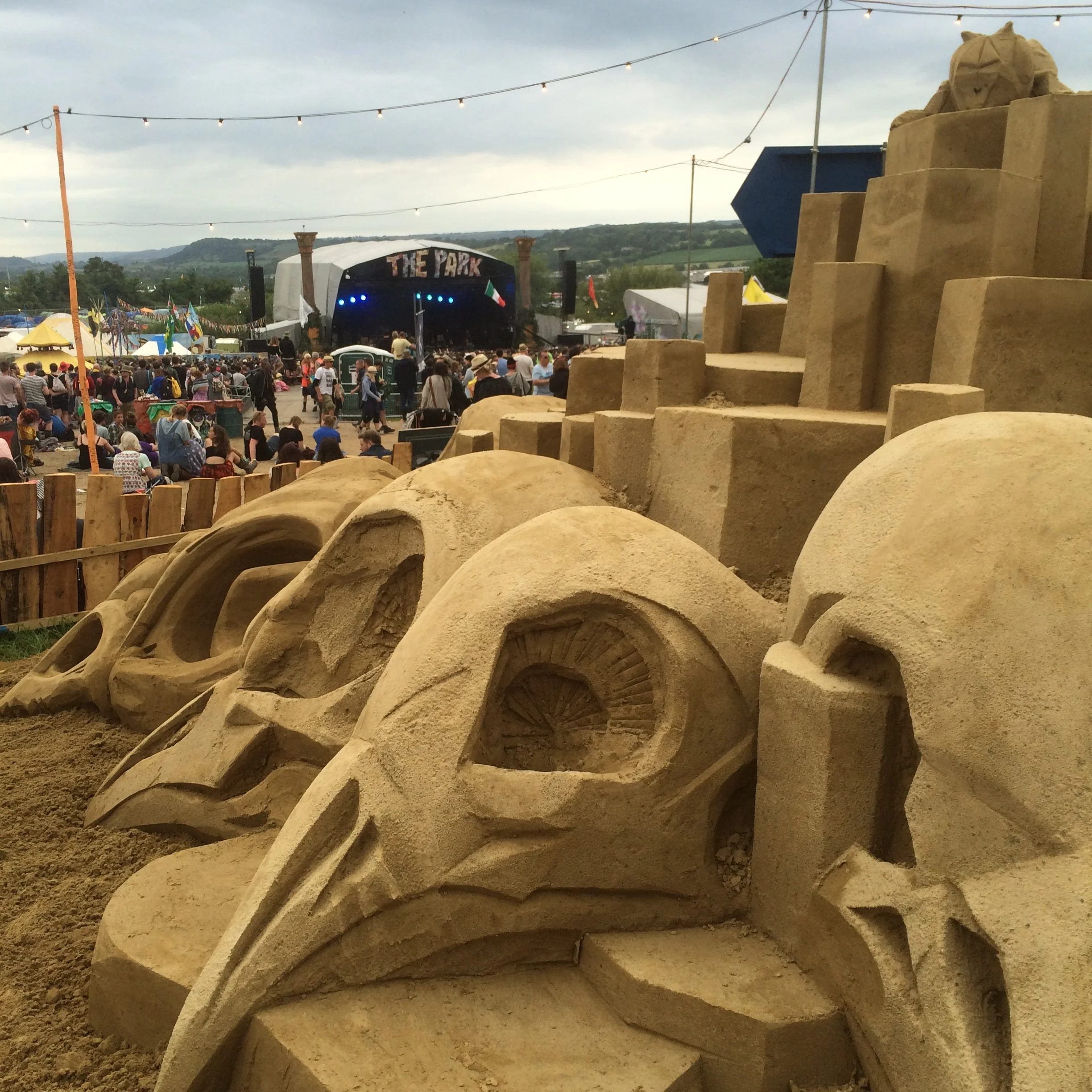  sand sculpture, glastonbury festival 