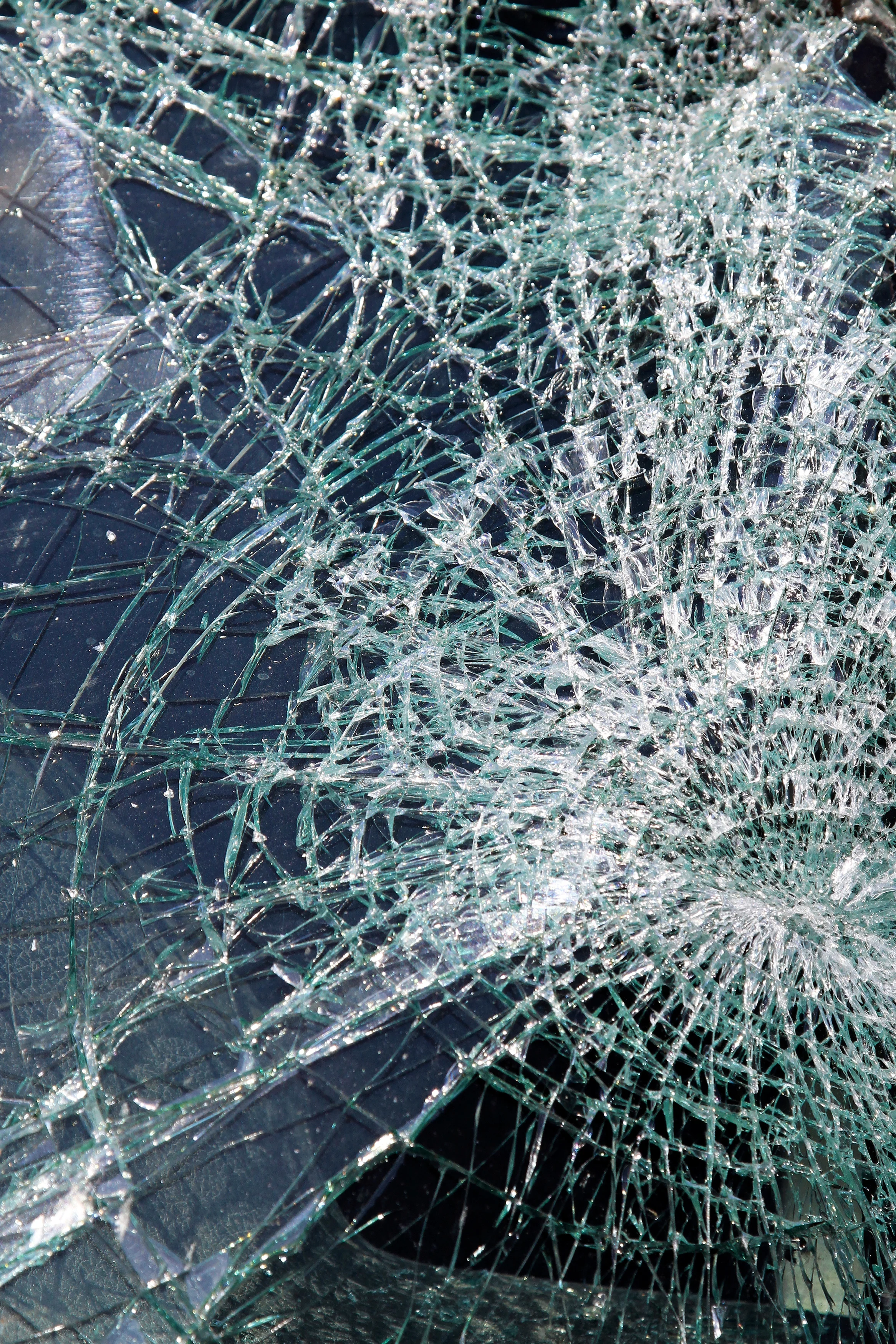 photodune-1796973-broken-glass-l.jpg