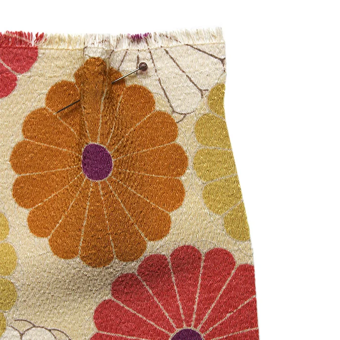 japanese crepe daisy zoom.jpg
