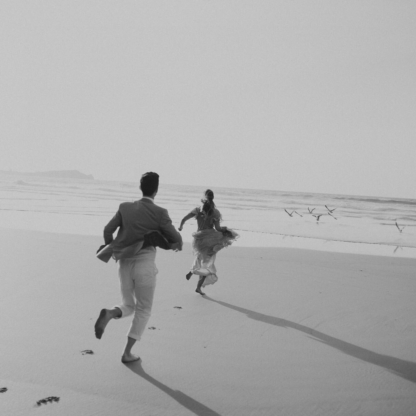 Will chasing Steven Seagull ever get old? 
.
.
.
.
#weddingphotographer #funwedding #funweddingphotographer #creativeweddingphotography #blackandwhite #beachweddinguk #beachwedding #art #sunset