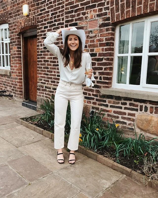 The best last hoorah a (cow)girl could ever ask for - thank you 🤠s for a wonderful weekend... especially bridesbabes @sophievhay @saragray22 @katieanneleach @jcclarkke and of course guest of honour, Minnie. Still not over it (in body or mind). 👰🏻❤