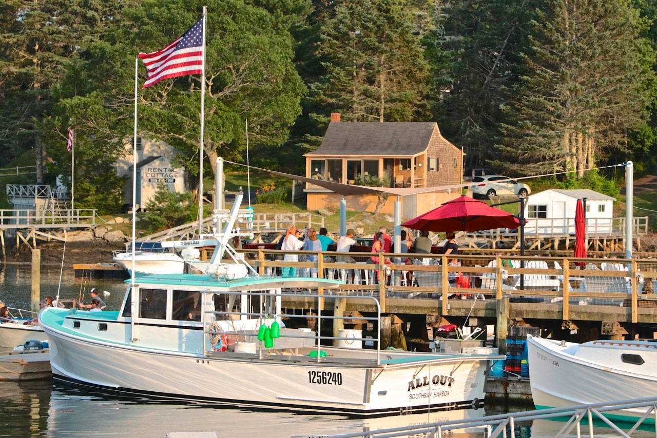 Robinson's Wharf - Bouy Bar.jpg