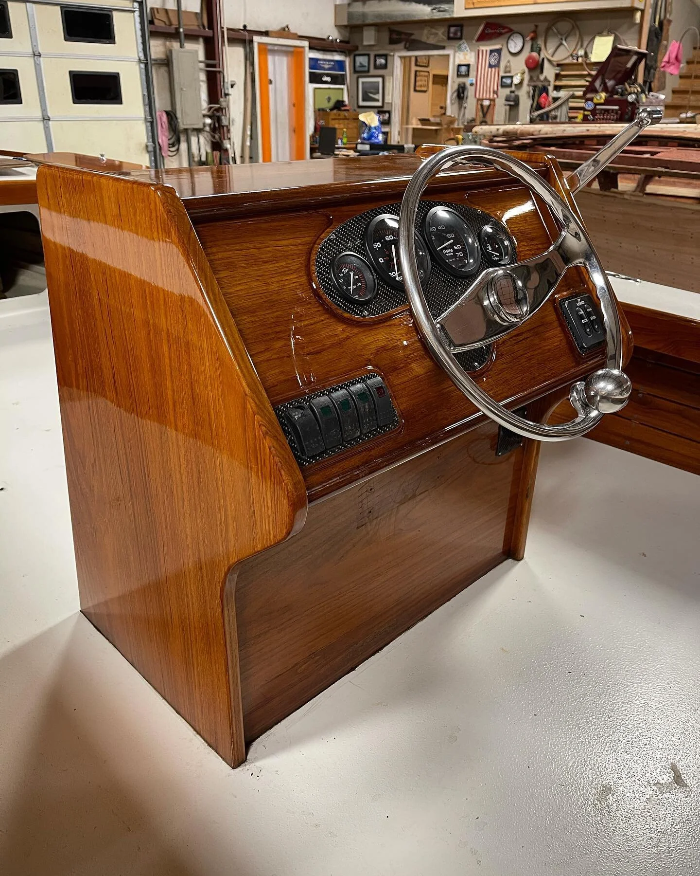 Custom flats skiff woodenboats #woodyboater
#woodworking
#finewoodworking
#woodboatsarebetter
#wood
#powerboats
#alanjacksonboats
#craftsmanship
#chriscraft
#boats
#mahogany
#boatbuilding
#fiberglassic