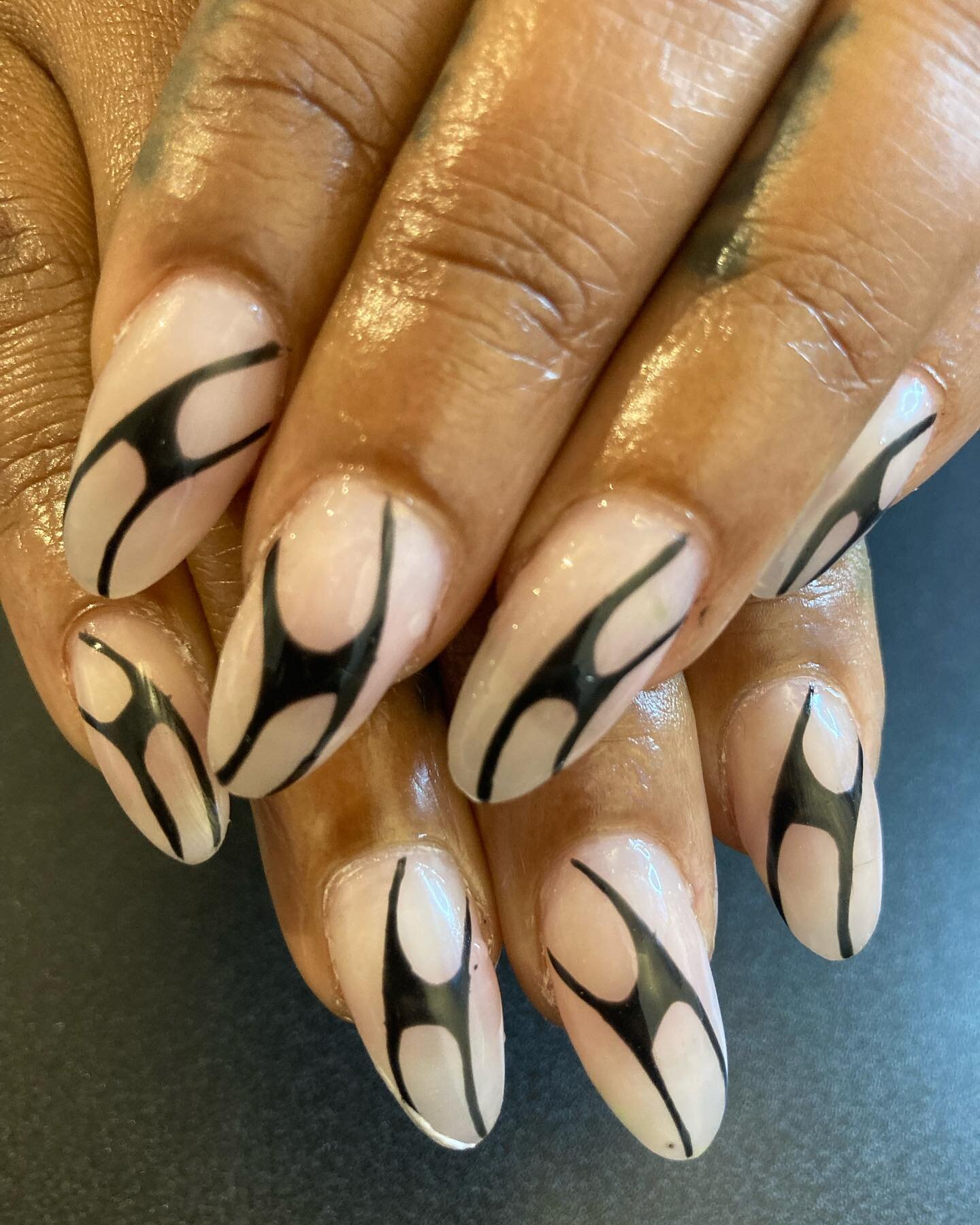 Happy holidays! 

🥂There&rsquo;s a few slots left this Saturday. 
Book online or text to schedule.🥂

#polygelnails #polygel #nudenails #nailart #nailartist #almondnails #nailstyle #blacknailtech #nailstylist #nycnails #naildesigns #nails #instanail