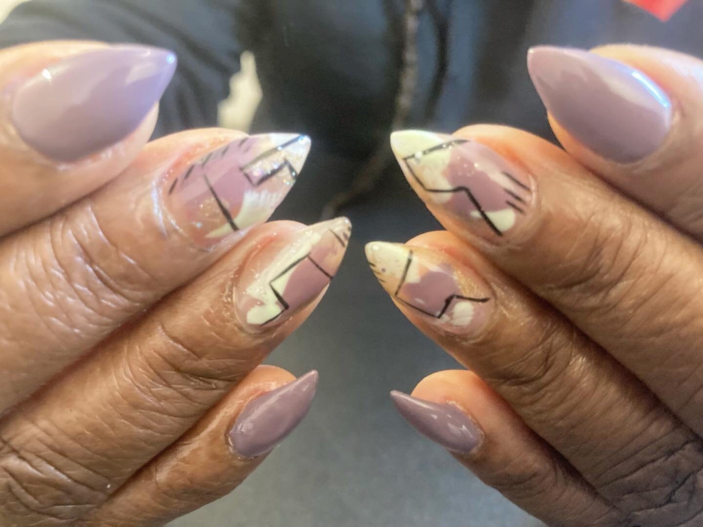 Baby Stiletto, Polygel, Mauve and Art. 

Don&rsquo;t forget to book ahead. Info in bio

#polygelnails #polygel #nails #nailart #shortnails #stilettonails #blacknailtech #nycnailtech #nailstylist #nailartist #naildesign