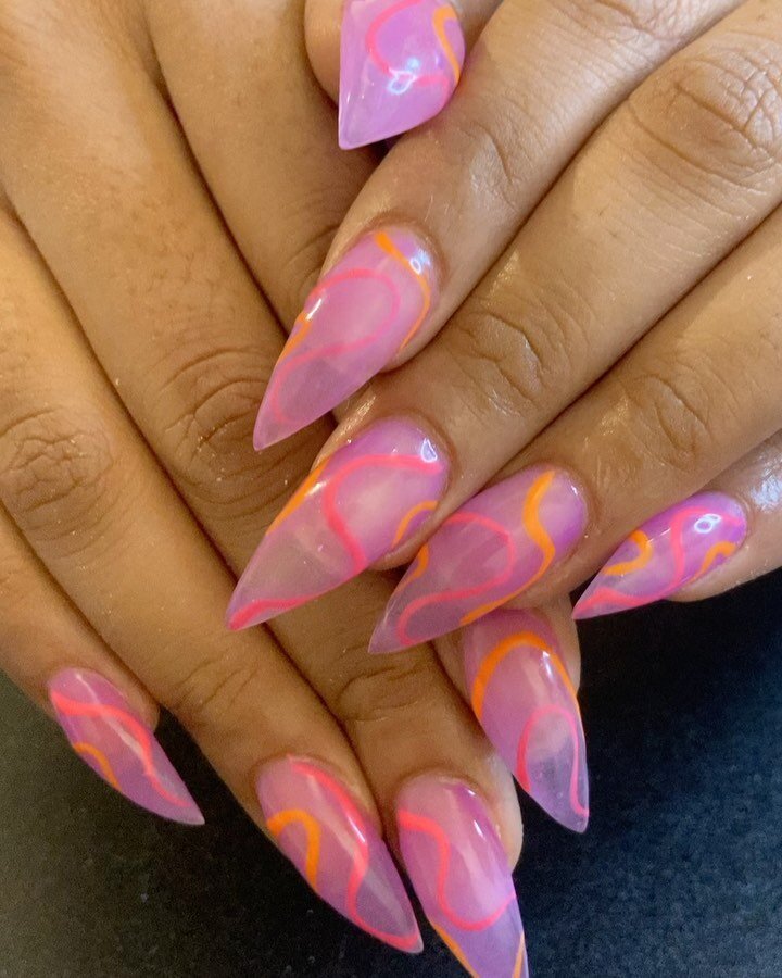 Acrylic set w/ glass tips and custom color. 💜🧡💗

#acrylicnails #glassnails #customcolor #swirlnails #stilletonails #nails #blacknailtech #nailart #nailartist #nailstyle #nailstylist #naildesign