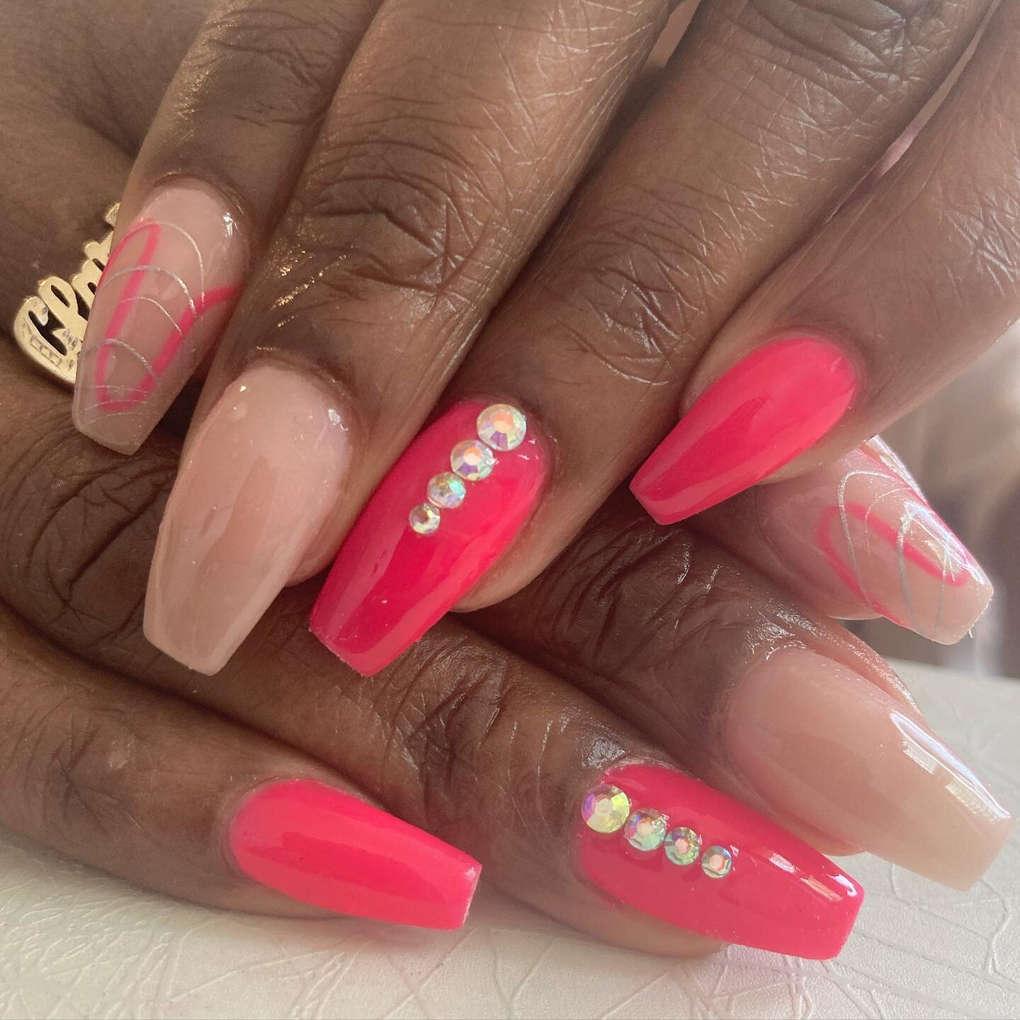 Nude with a touch of pink. 

🚨A few appointments available on Thursday. 
Get your requests in early this month. 
I&rsquo;ll be out of town twice in May. 
Book online or text. 🚨

#polygelnails #polygel #nudenails #blacknailtech #nails #nailart #nail