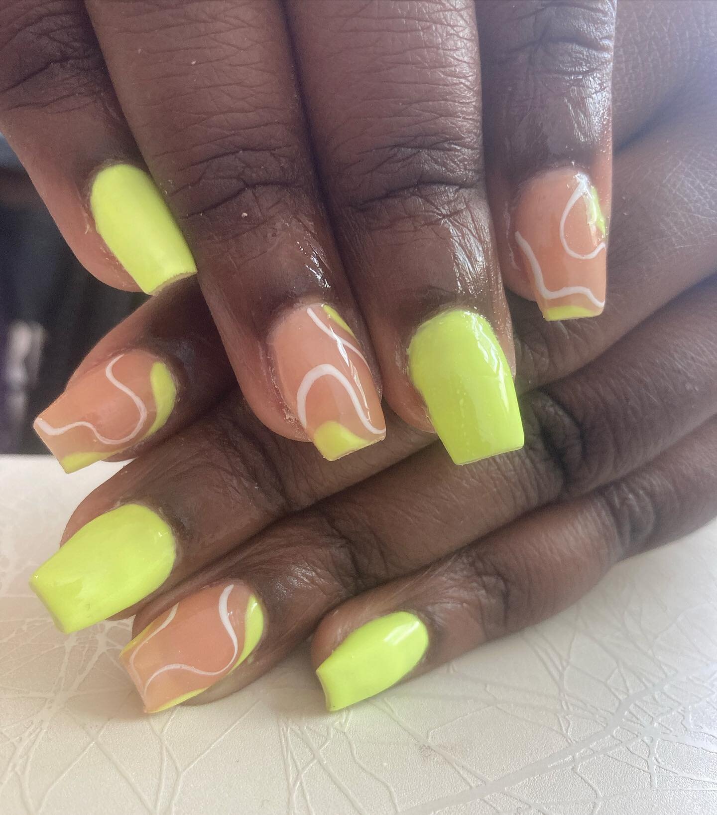 Short and neon. Gearing up for summer!

#polygelnails #nails #shortnails #nailart #nailartist #blacknailtech #nailstyle #nailstylist #naildesign #brooklynnails #nycnails