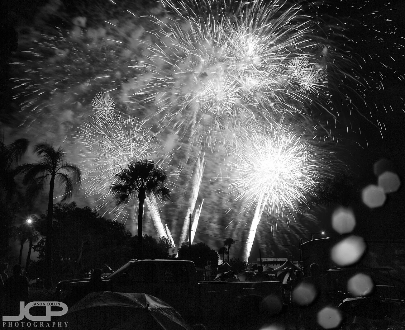 2016 Red White & Boom fireworks display in Cape Coral Florida - Nikon D300 Tamron 17-50mm @ f/11 - 1.2 sec - ISO 200 tripod mounted with cable release