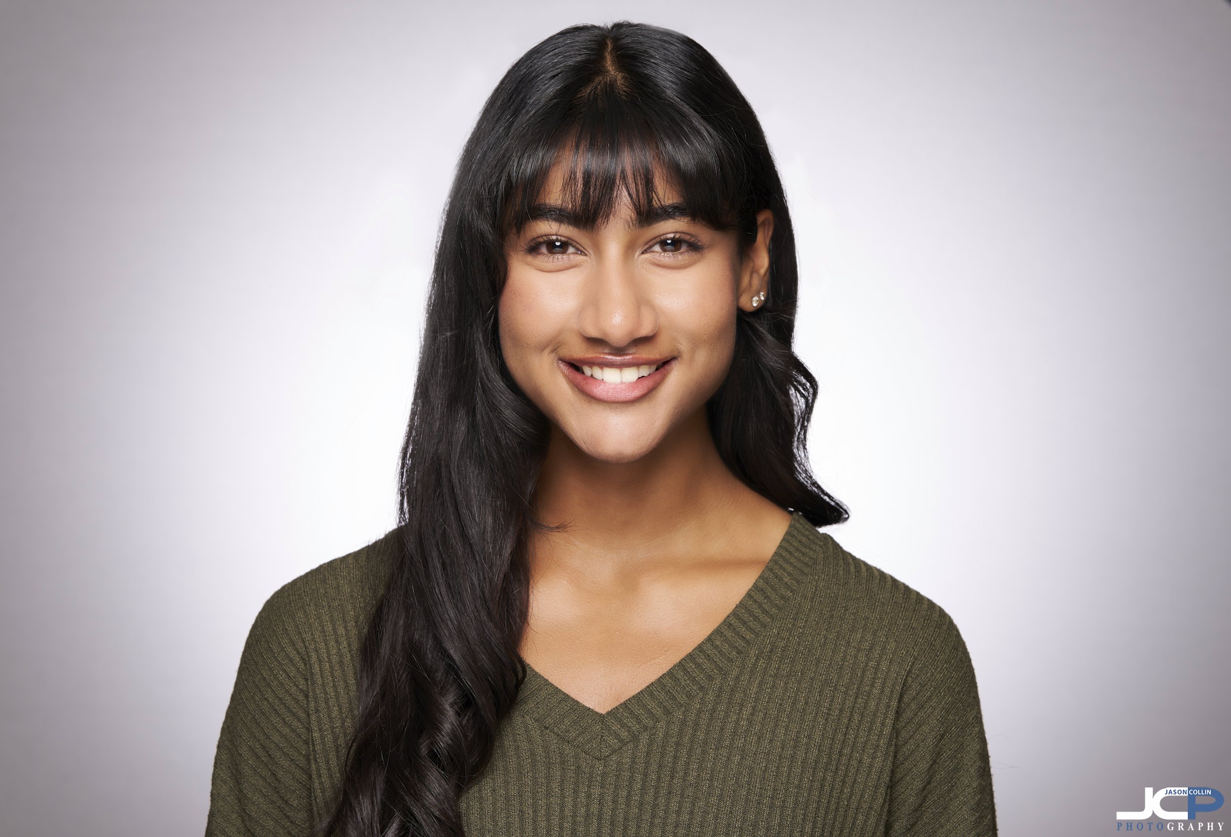 inaaya-6-21-2023-headshot-9117.jpg