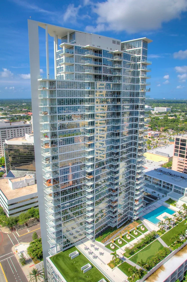 st-petersburg-downtown-skyview6893_4_5_6_7_tonemapped.webp