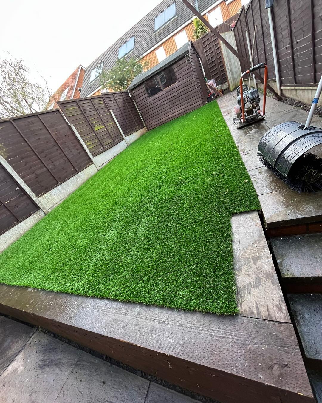 Say goodbye to that dull patchy lawn 👋 

Say hello to that fresh new lawn 😍 Artificial grass is the ultimate low maintenance option for your garden 🌿

📱Drop us a DM

📞  0121 722 2141 

📲 WhatsApp - 07399436894

📧 enquiries@proudgardens.co.uk

