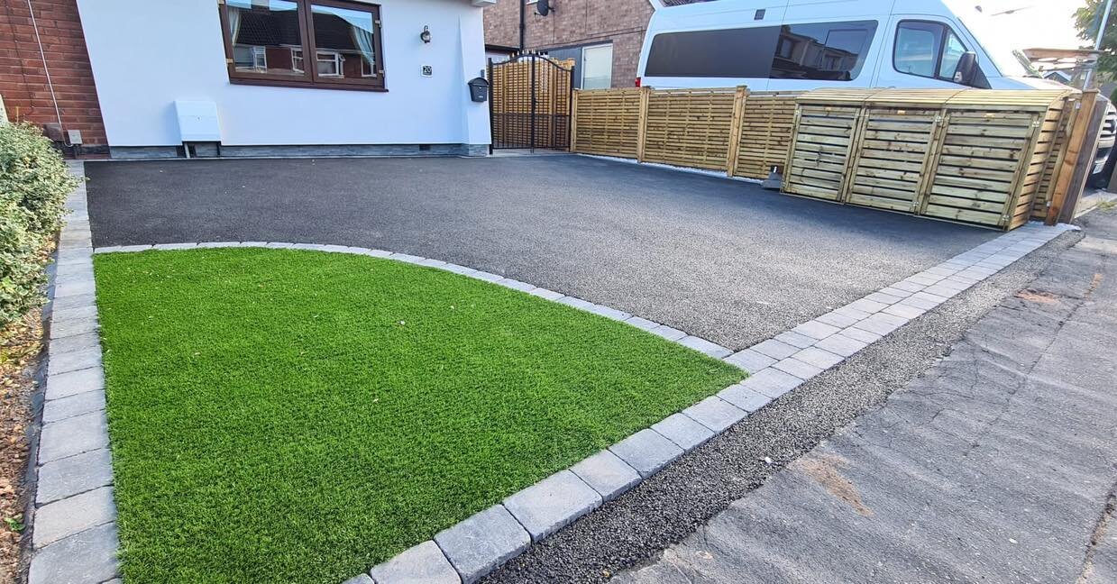 The road to success might just be your driveway 🙌🏼

A tarmac drive and a pop of artificial grass 👌🏼

📱Drop us a DM

📞  0121 722 2141 

📲 WhatsApp - 07399436894

📧 enquiries@proudgardens.co.uk

🧑&zwj;💻 www.proudgardens.co.uk/contact
 
.
.
.
