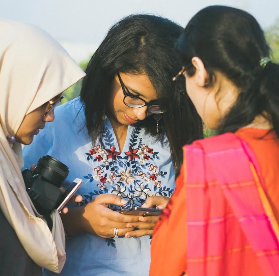 Around the world, countries like India and China are moving toward a cashless society. Although financial technology is available, the US lags behind with mobile payments.