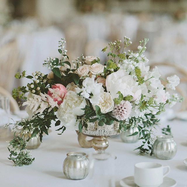 High or low? 
Don&rsquo;t hide your guests behind a mass of flowers, however lovely they are (that&rsquo;s the flowers, not the guests. All guests are lovely!).