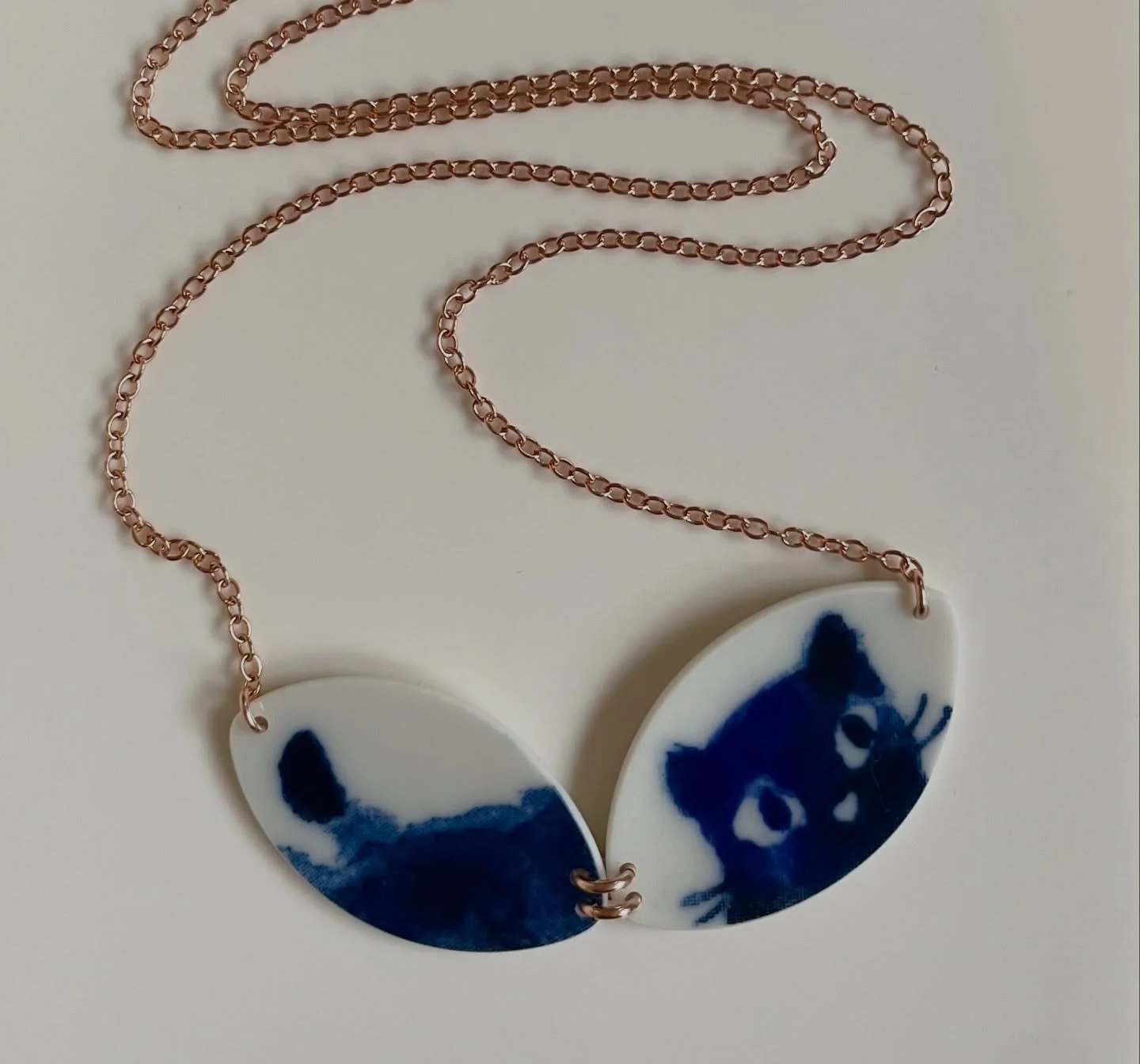 I saved this little kitty dish and made a custom necklace with rose gold for Nick. We tried to use the cat butt, but it was sadly cracked. How do you think it turned out? 

#brokenchinajewelry #portlandjewelry #ceramicjewelry #oneofakindgift #vintage