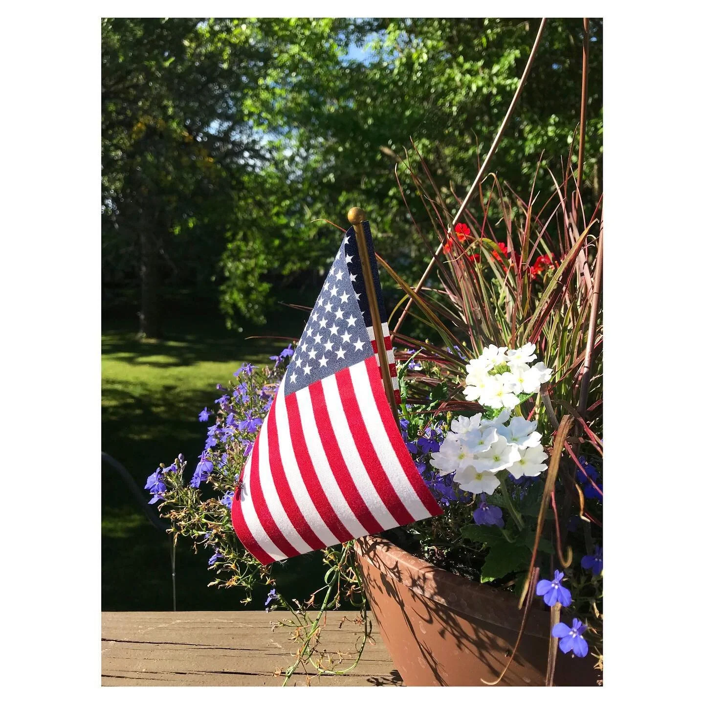 America, be brave! #letlovewin #dowhatsuncomfortable ✍🏻⛅️☀️