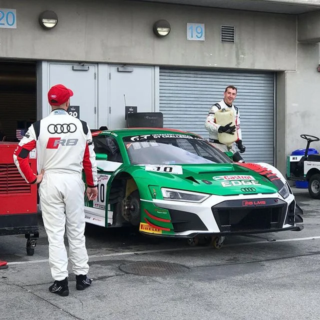 Smokes and a fill-up

#audi #racecar #lemans #lagunaseca #gt3 #classic #soclassic #smoking #pitstop #latergram